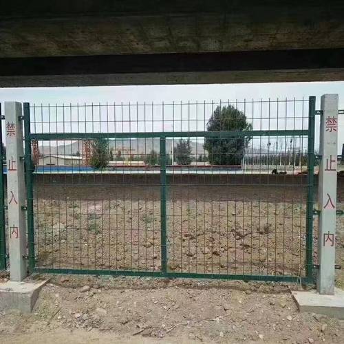 如何挑选适配铁路沿线防护需求的铁路护栏网生产厂家