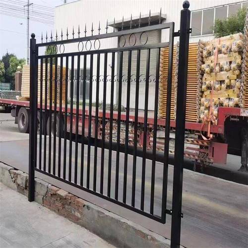 锌钢护栏网厂家怎么选？铁路机场港口工程采购的5个关键技巧